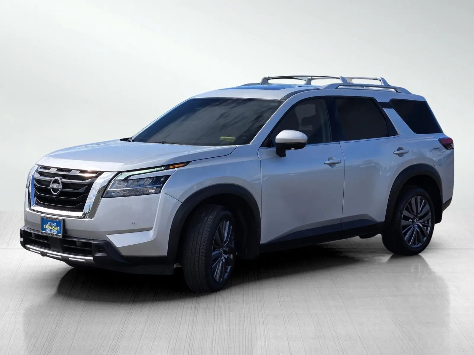 2024 Nissan Pathfinder SL photo 9
