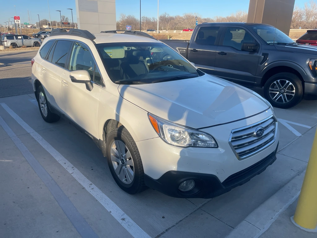 Used 2016 Subaru Outback Premium with VIN 4S4BSBFC0G3227676 for sale in Merriam, KS