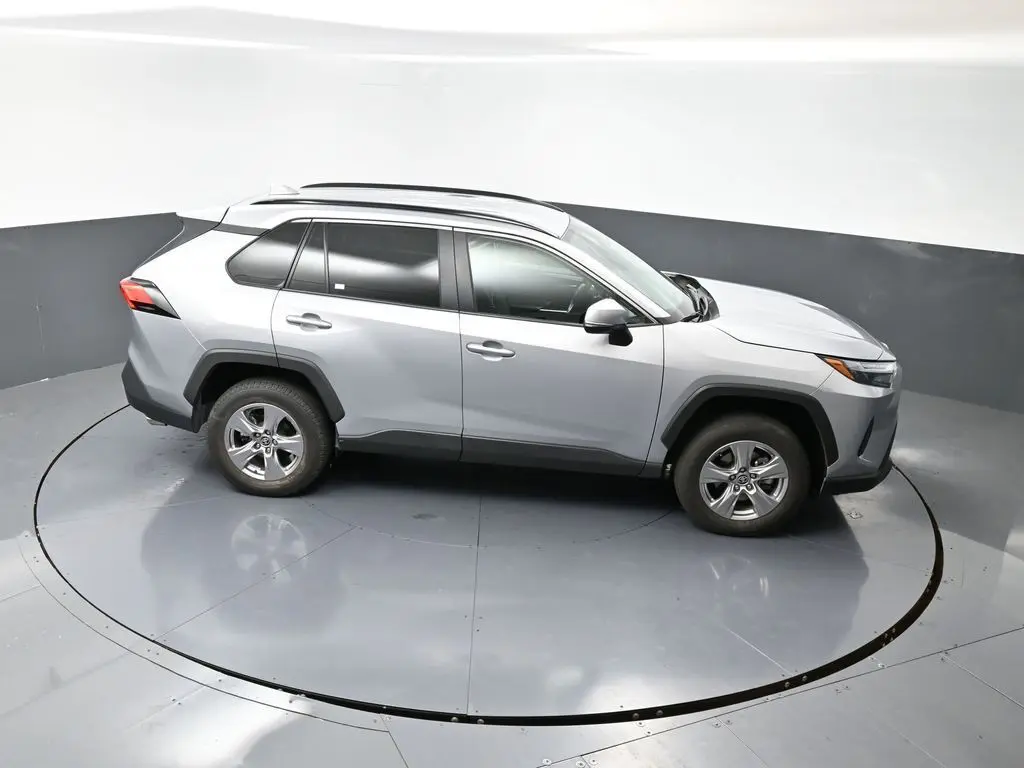 2024 Toyota RAV4 XLE photo 27