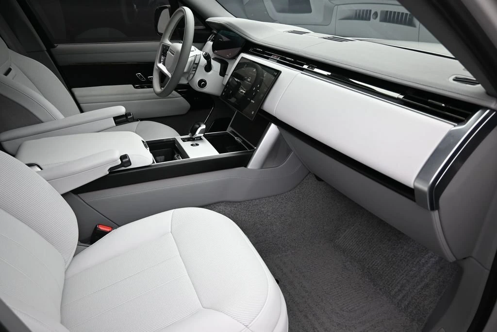 2025 Land Rover Range Rover SV - Photo 24