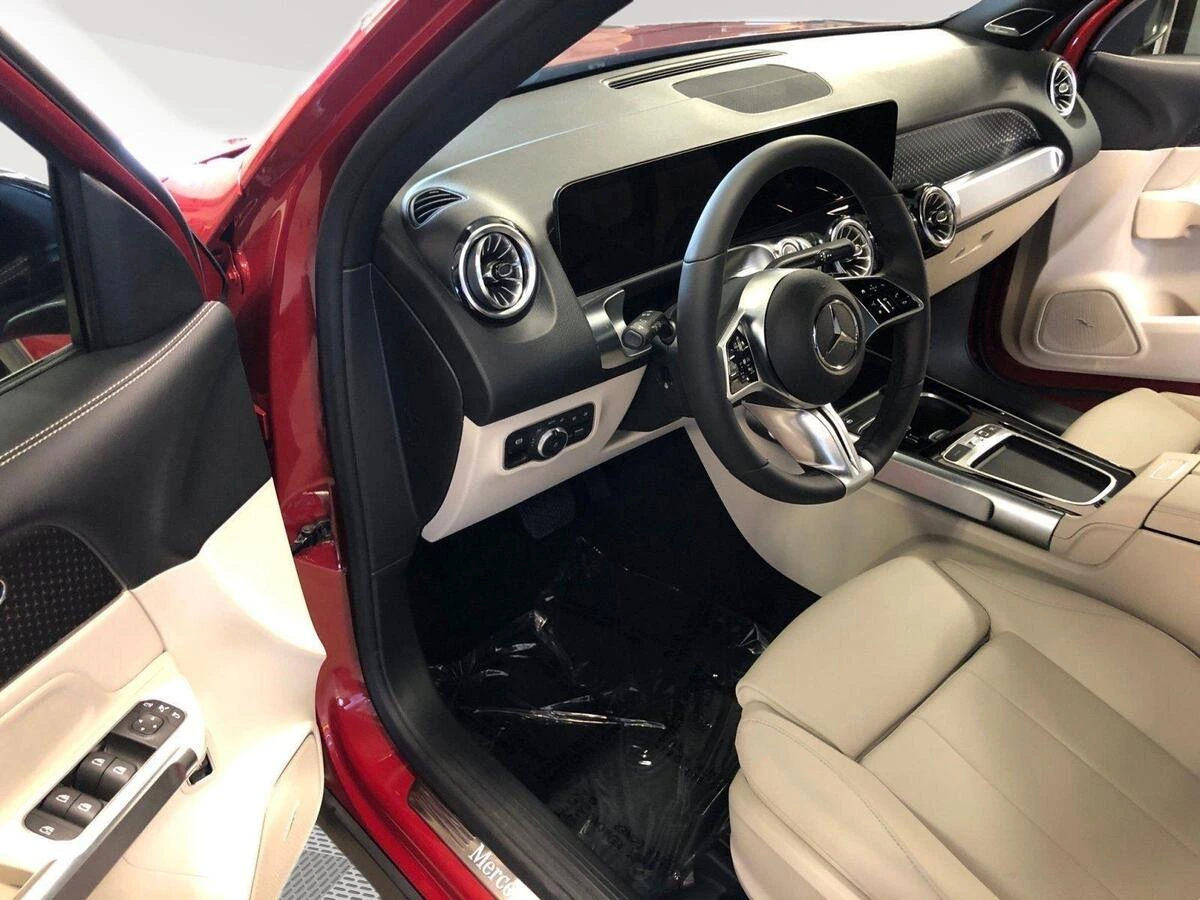 2025 Mercedes-Benz GLB Base - Photo 11