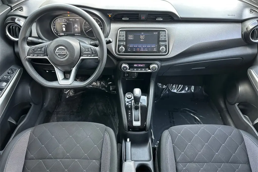 2020 Nissan Kicks SV photo 10