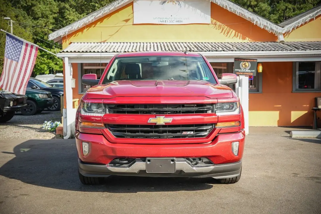 2018 Chevrolet Silverado 1500 Z71 LT photo 3