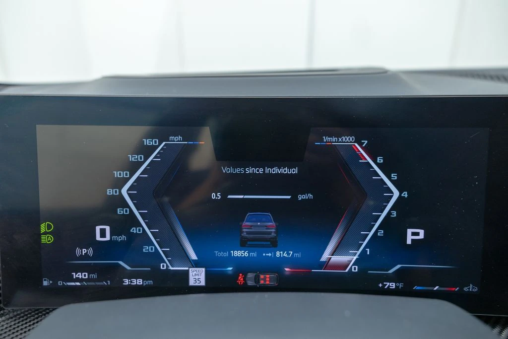 2025 BMW X7 M60i - Photo 32
