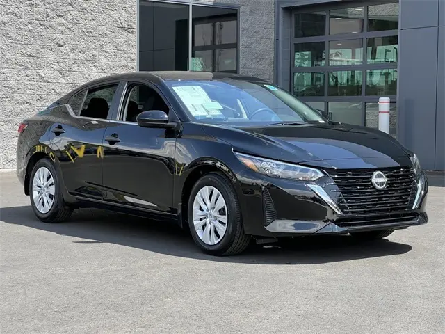 2025 Nissan Sentra S photo 7