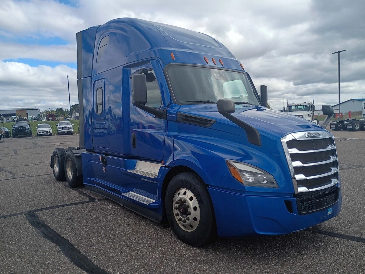2022 Freightliner Cascadia — photo 3
