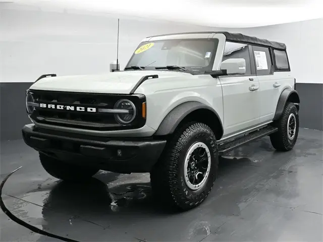 2021 Ford Bronco Outer Banks photo 3
