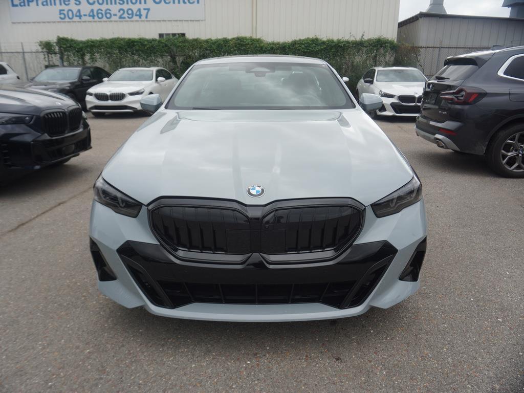 New-2025-BMW-5Series-530i-ID40487638658-aHR0cDovL2ltYWdlcy51bml0c2ludmVudG9yeS5jb20vdXBsb2Fkcy9waG90b3MvMC8yMDI1LTAx-LTIxLzItMjAxNjEzOTAtNjc5MDI3YTE5M2M0ZS5qcGc=