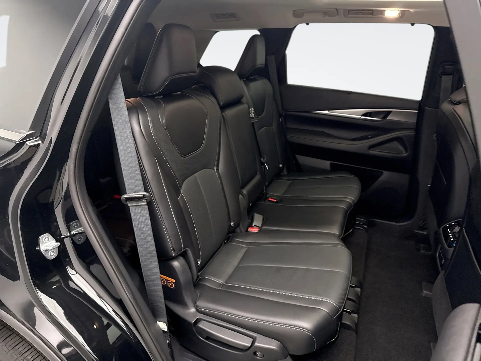 2022 Infiniti QX60 Luxe photo 19