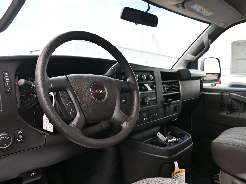 2025 GMC Savana Cargo Work Van - Photo 17