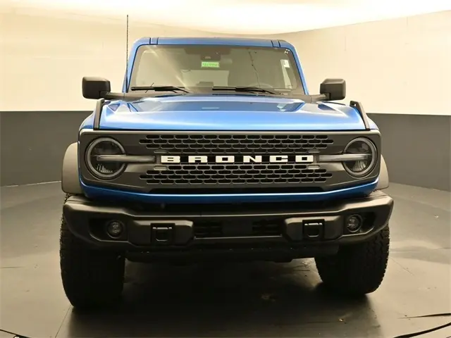 2025 Ford Bronco Badlands photo 3