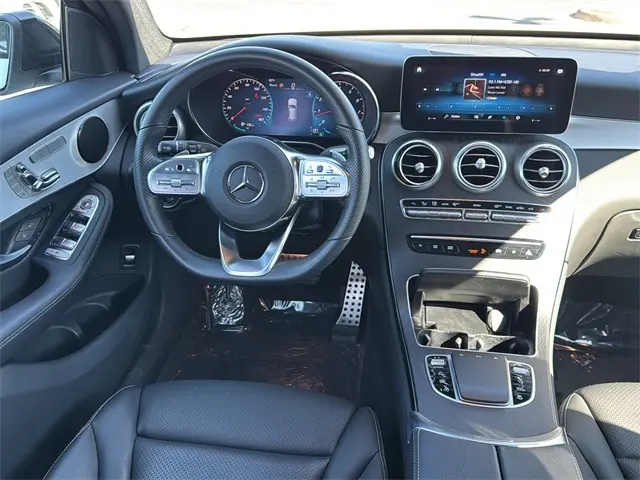 2022 Mercedes Benz GLC 300 photo 11