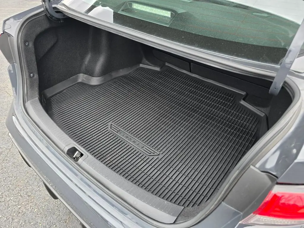 2024 Toyota Corolla SE photo 9
