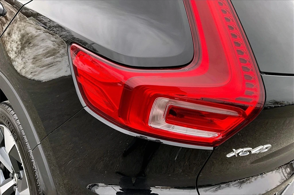 2026 Volvo - image 23