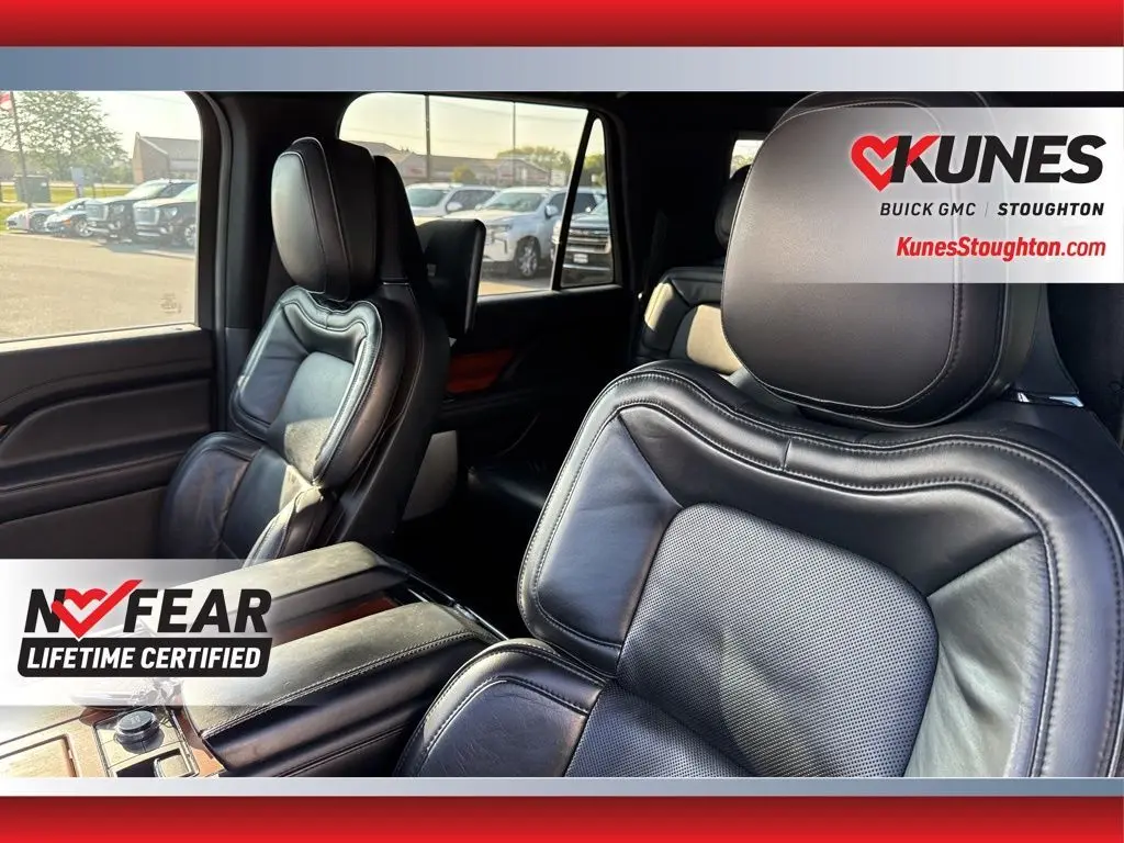 2019 Lincoln Navigator L Reserve photo 15