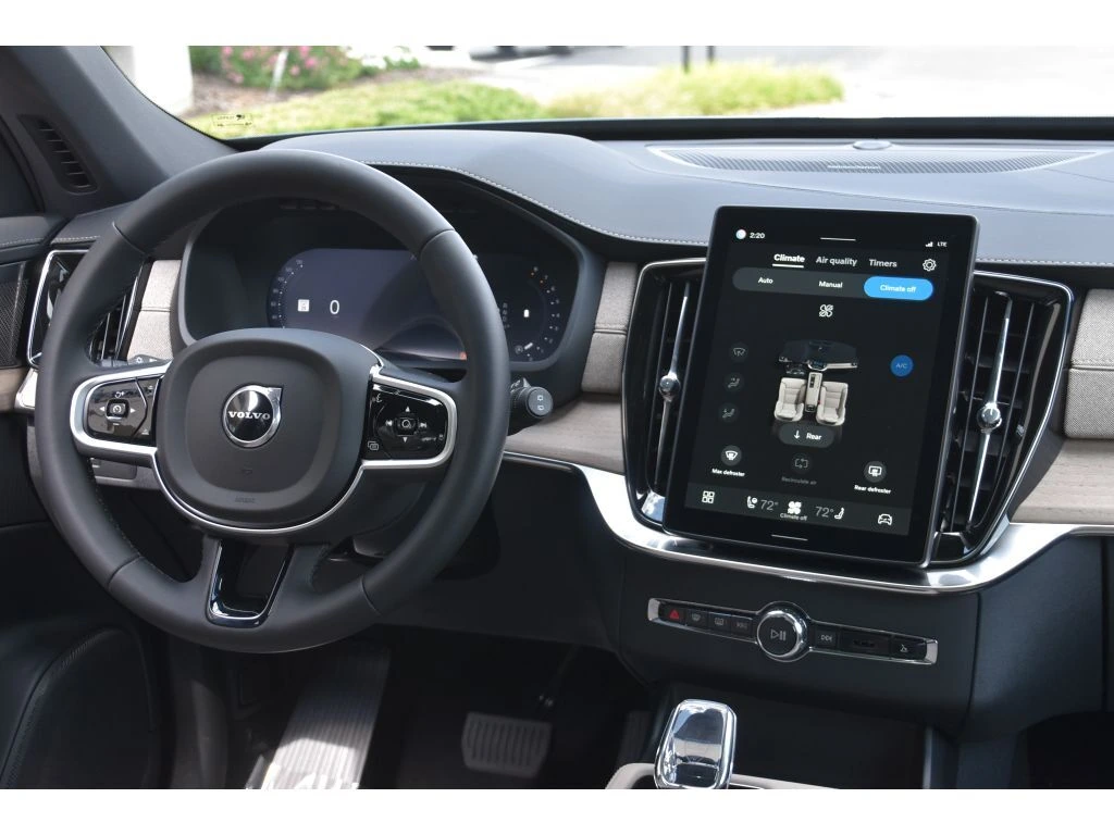 2026 Volvo - image 19