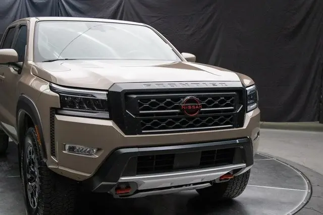 2024 Nissan Frontier PRO-4X photo 3