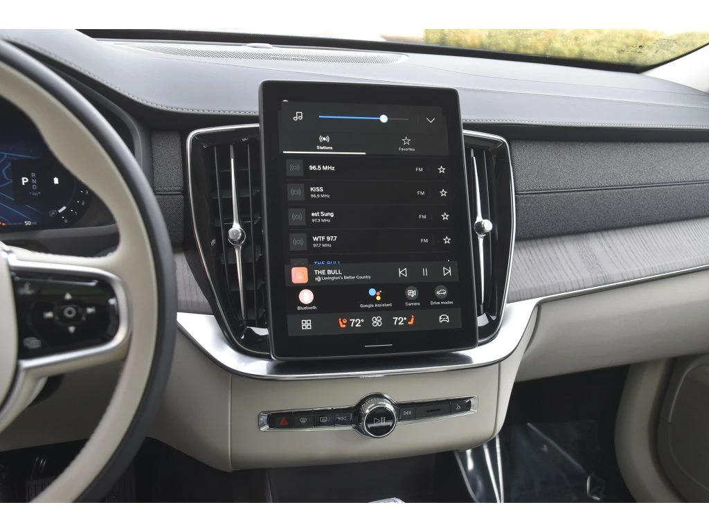 2026 Volvo - image 18