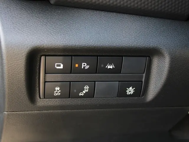 2025 Nissan Kicks Play S photo 20