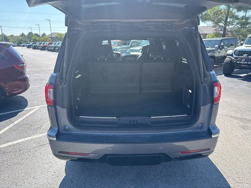 2021 Lincoln Navigator L Reserve photo 9