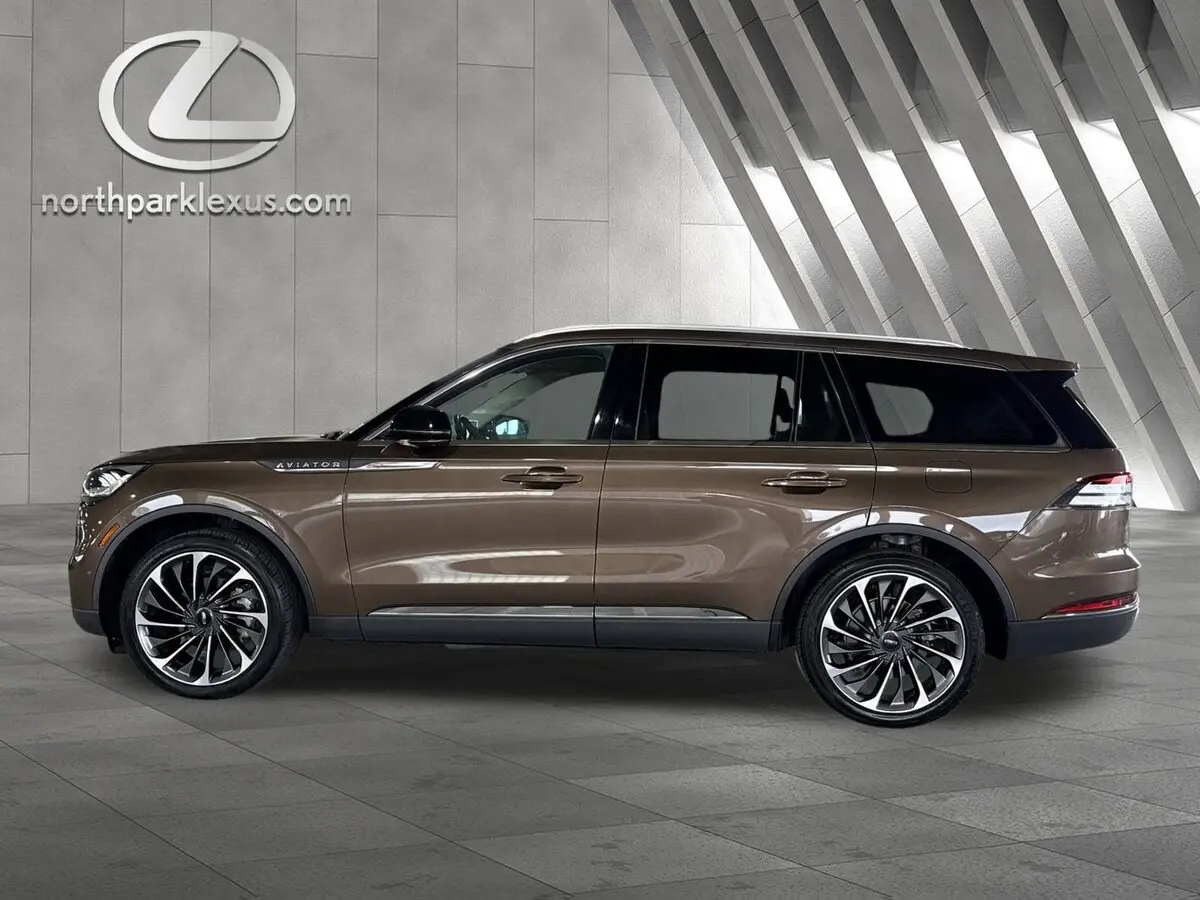 2022 Lincoln Aviator Reserve's photo