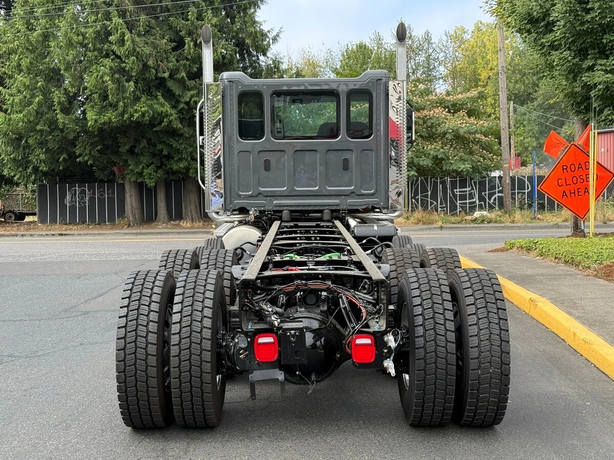 2027 Western Star 49X — photo 3