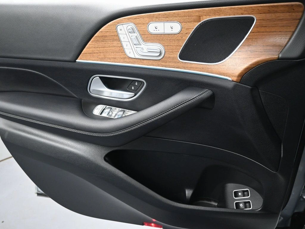 2025 Mercedes-Benz GLE GLE450E - Photo 28