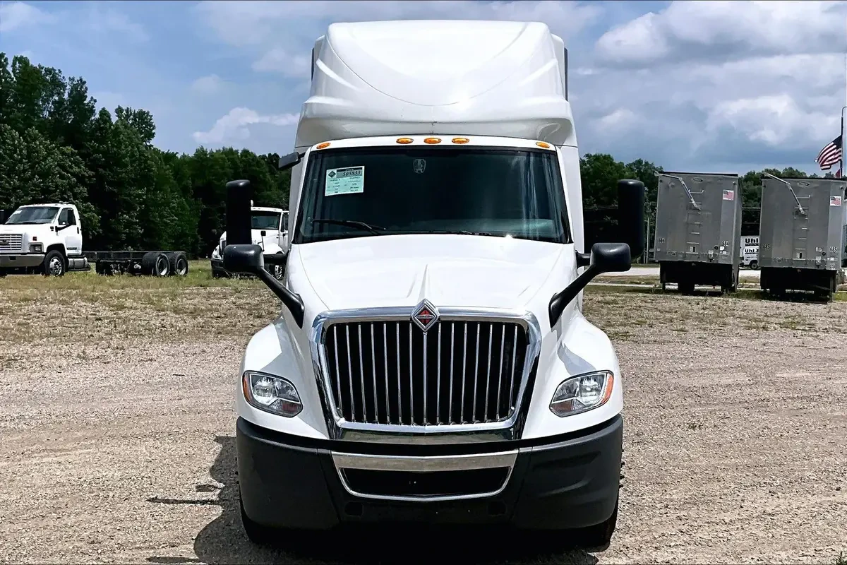 2023 International LT in Louisville, KY — photo 3
