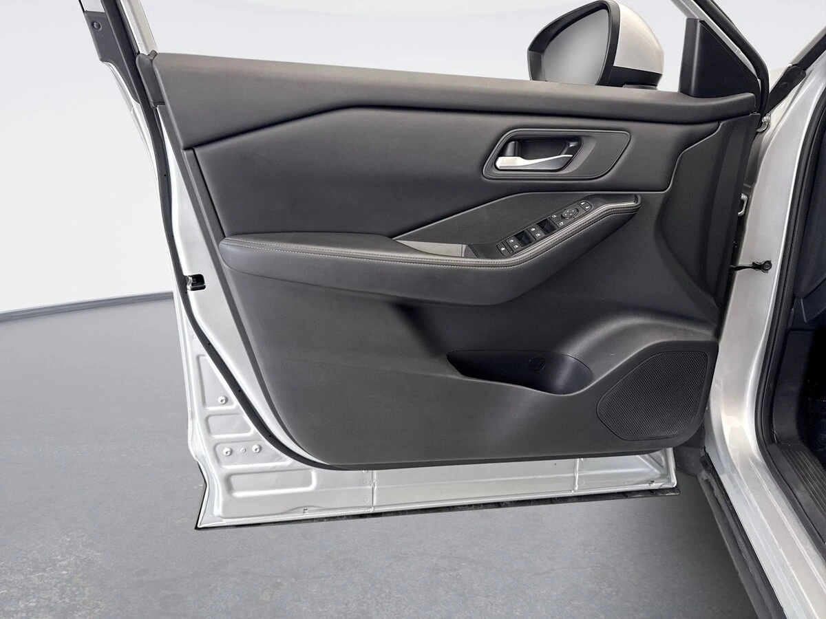 2025 Nissan Rogue SV - Photo 9