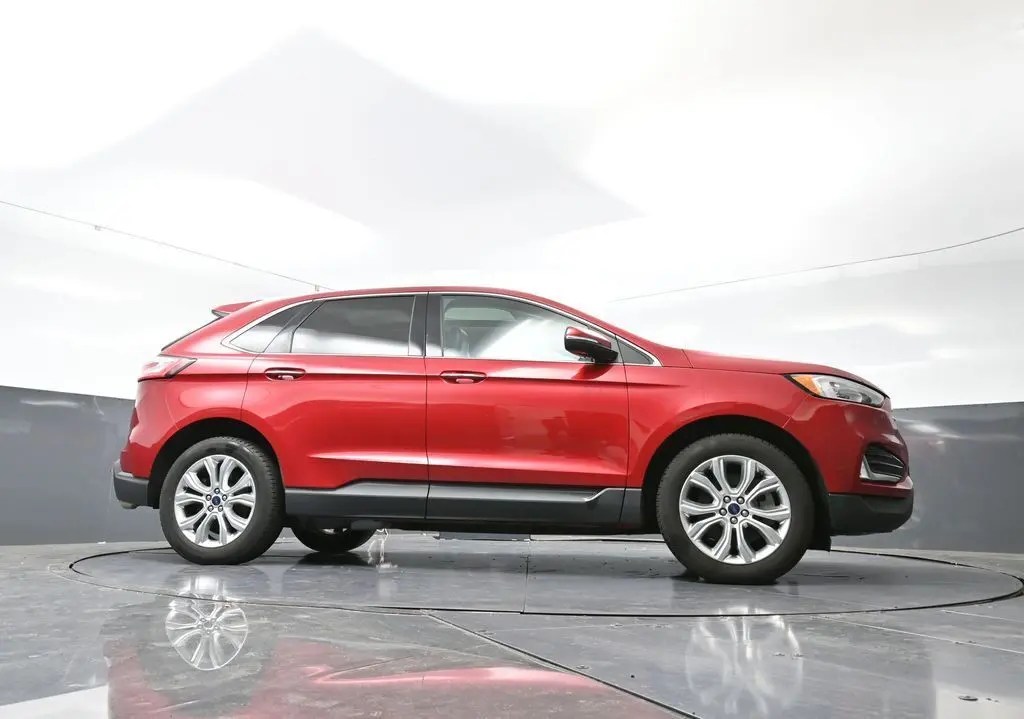 2021 Ford Edge Titanium photo 43
