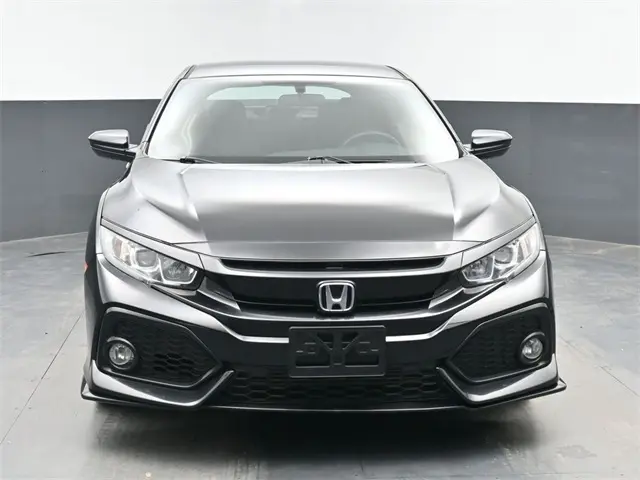 2018 Honda Civic Sport photo 3