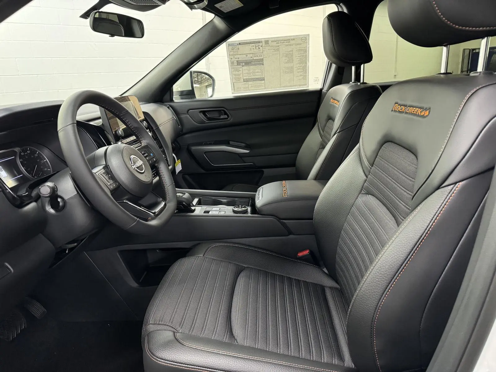 2025 Nissan Pathfinder Rock Creek photo 8