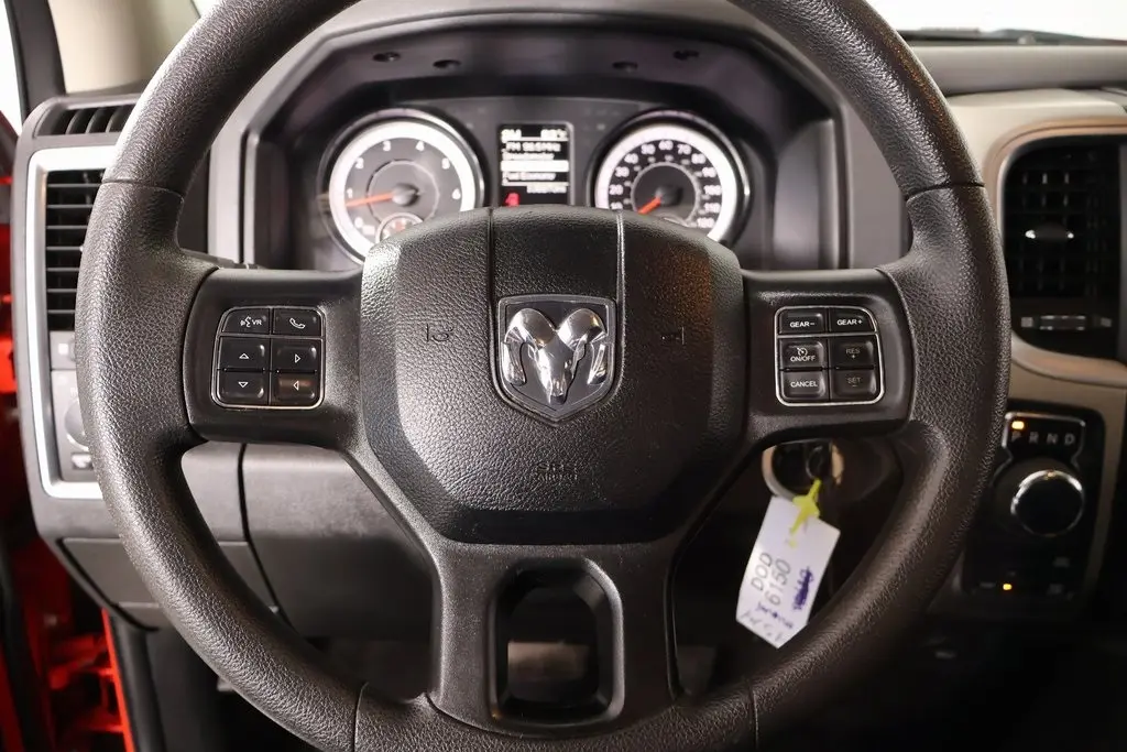 2020 Ram 1500 Classic Warlock photo 3