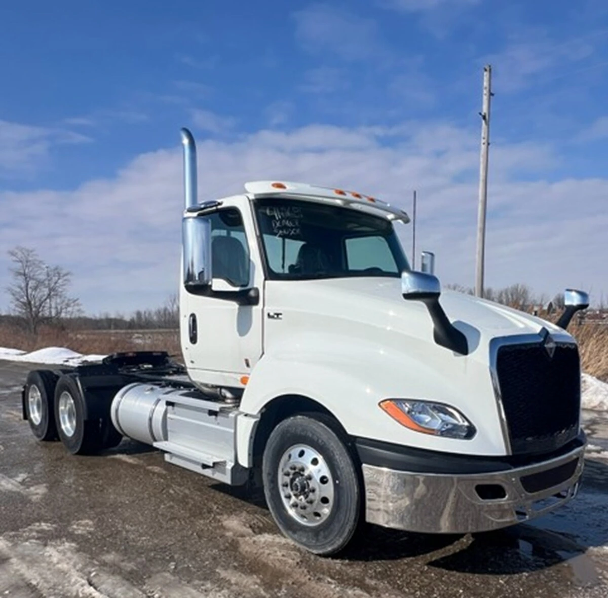 2025 International LT - image 3