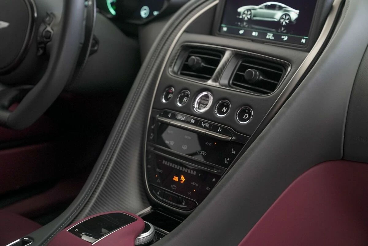 2023 Aston Martin DBS Base - Photo 38