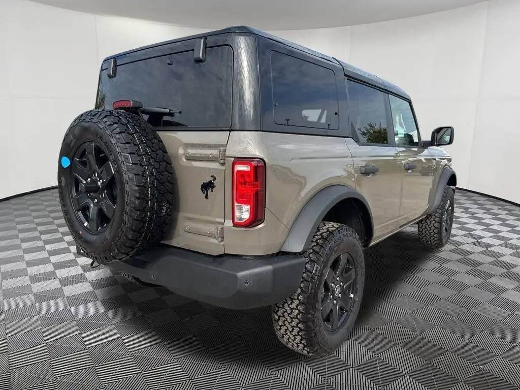 2025 Ford Bronco Big Bend photo 3