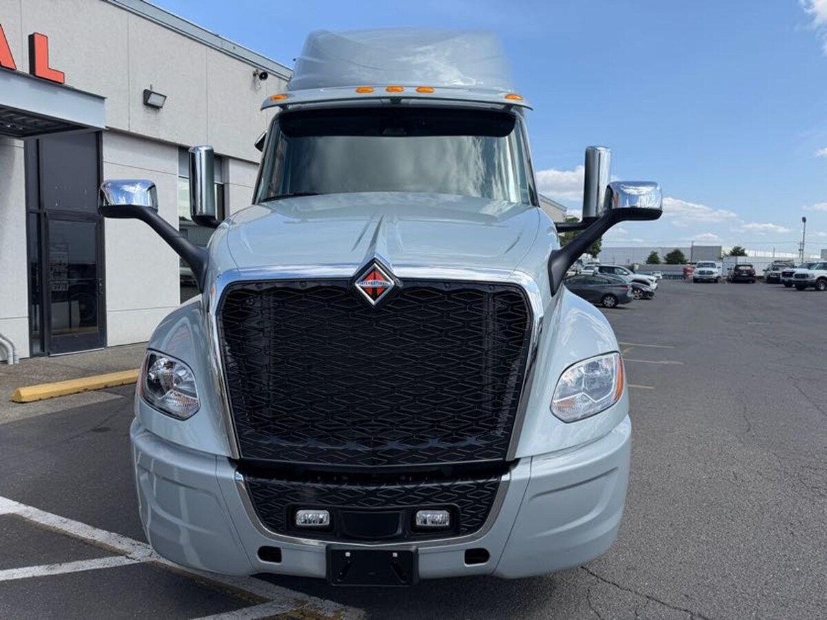 2027 International LT in Eugene, OR — photo 4