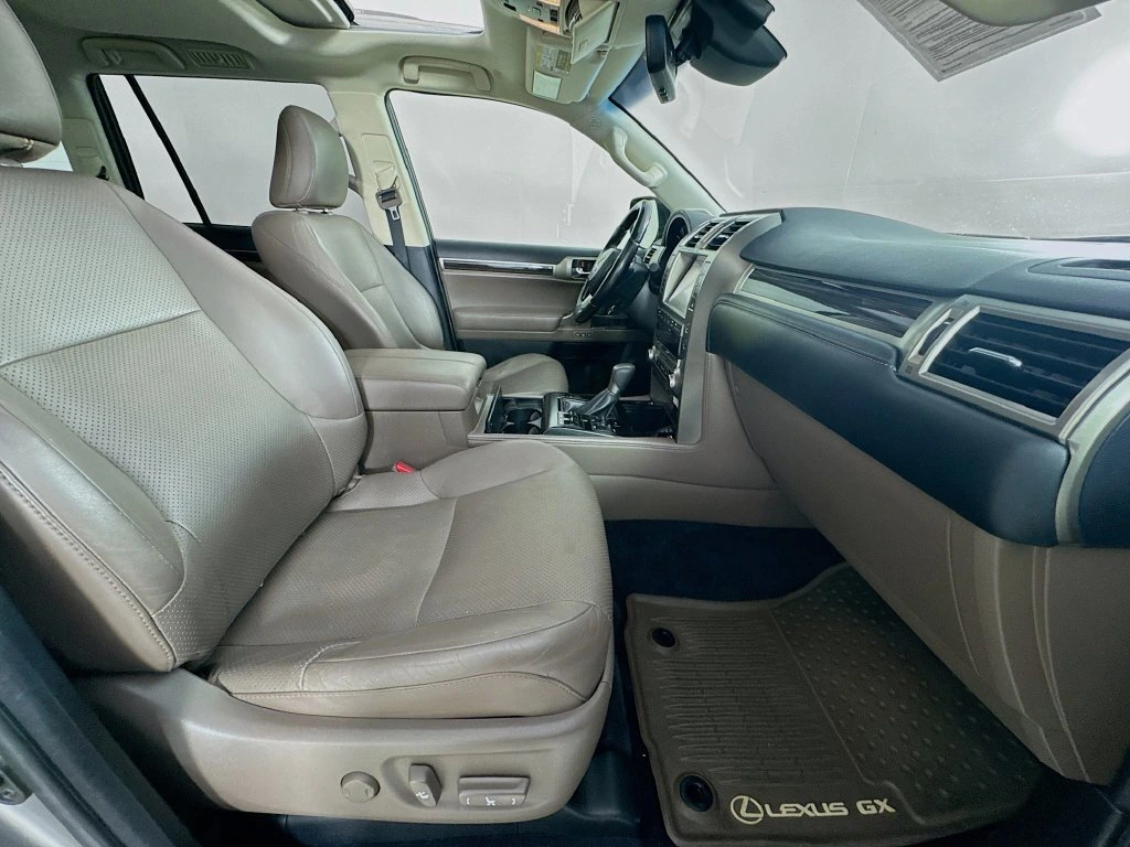 2020 Lexus GX LUXURY - Photo 35