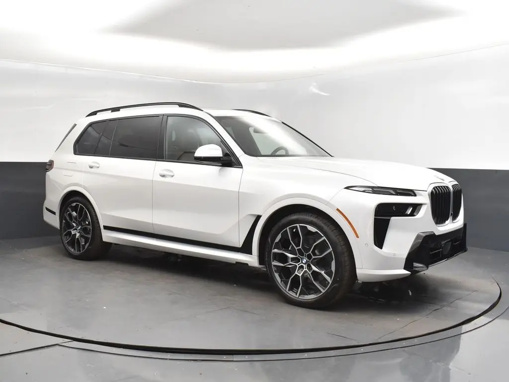 2026 BMW X7 40i's photo