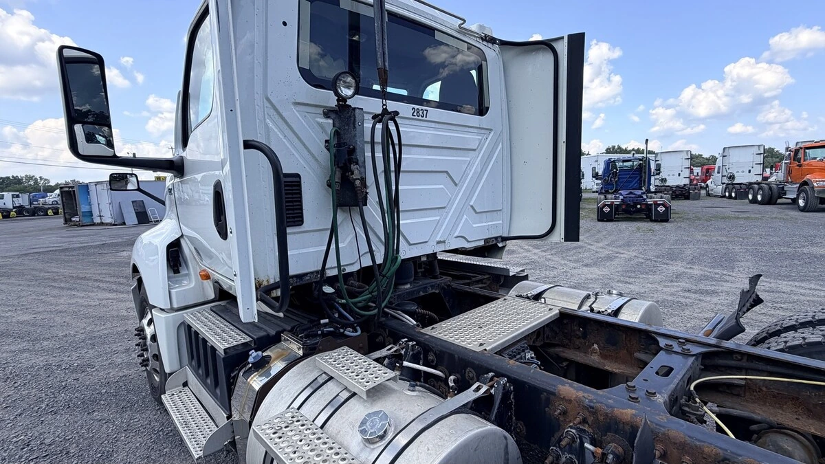 2018 International LT in Syracuse, NY — photo 8
