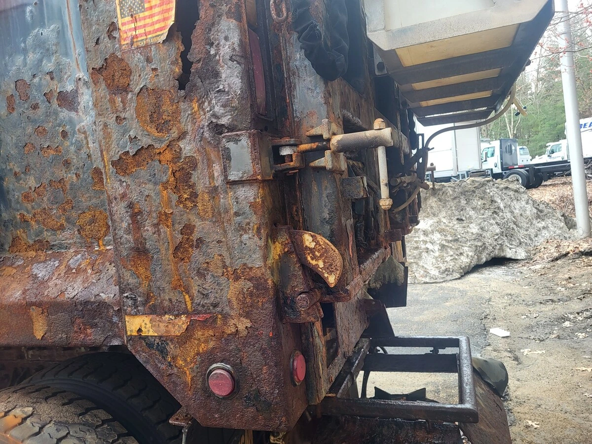 2005 International - image 38