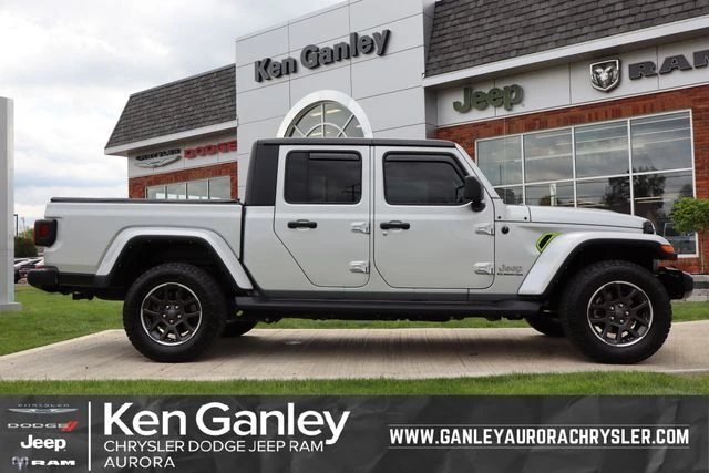 2022 Jeep Gladiator Overland's photo
