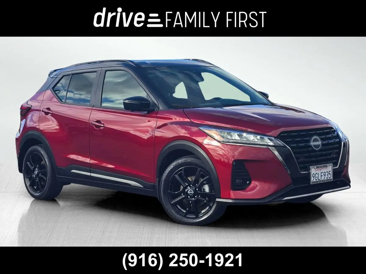 2023 Nissan Kicks SR