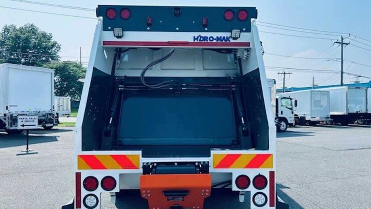 2025 Isuzu NRR - image 6