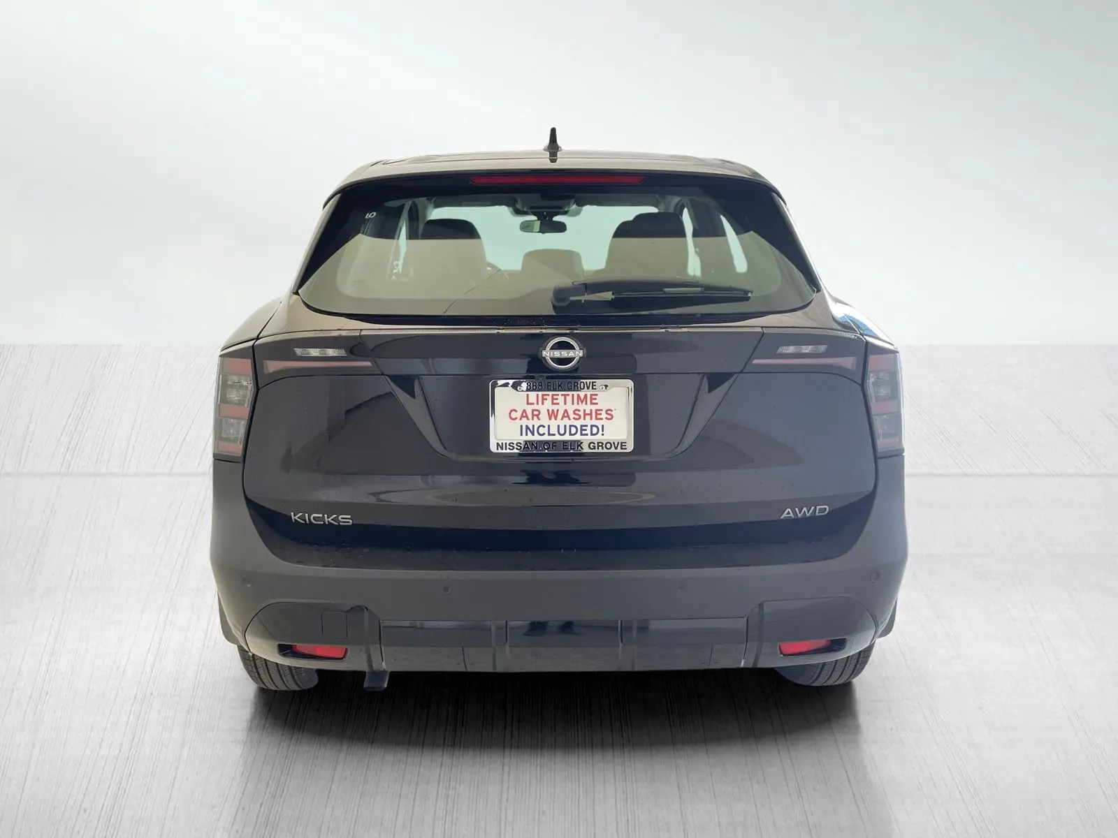 2025 Nissan Kicks S photo 3