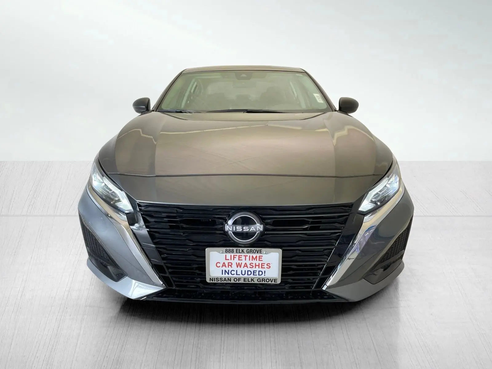 2025 Nissan Altima S photo 2