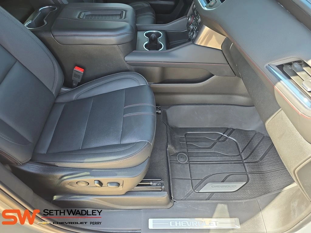 2024 Chevrolet Suburban RST - Photo 10