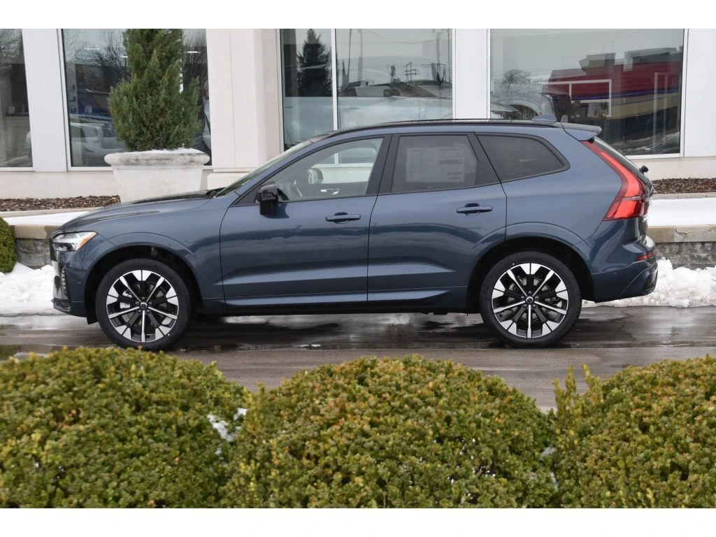 2026 Volvo - image 6