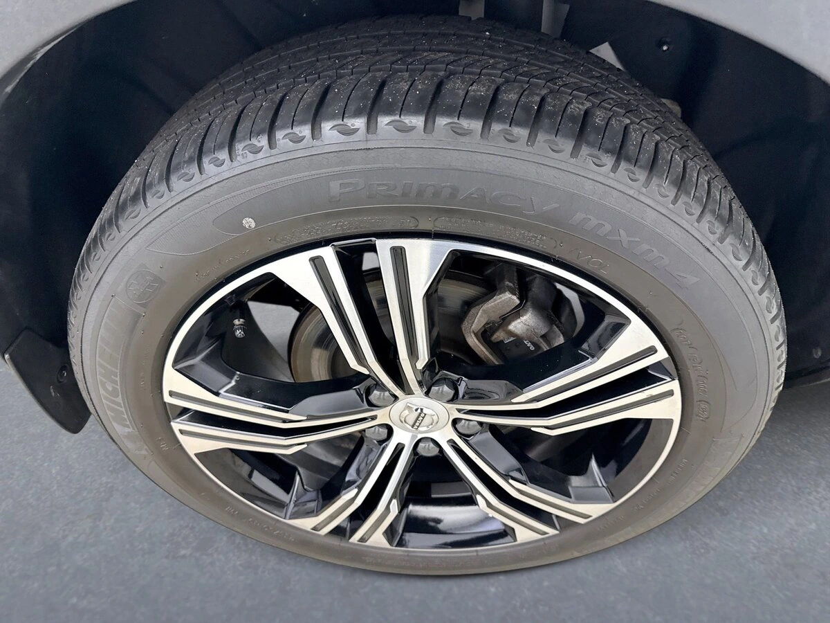 2022 Volvo - image 21