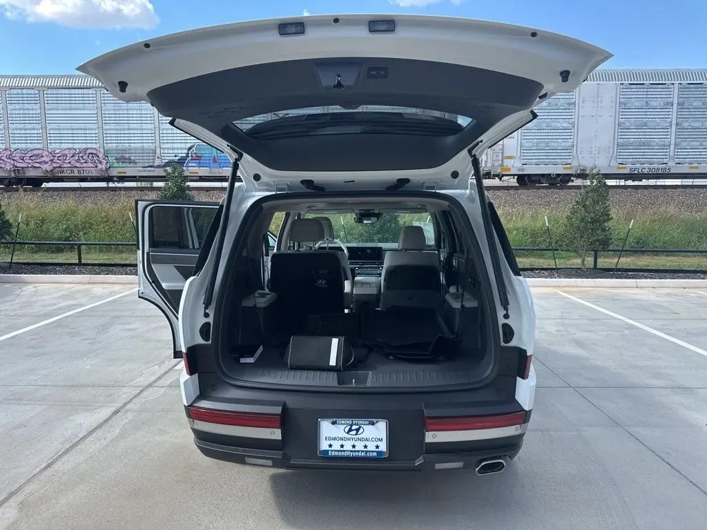 2026 Hyundai Santa Fe Limited photo 15